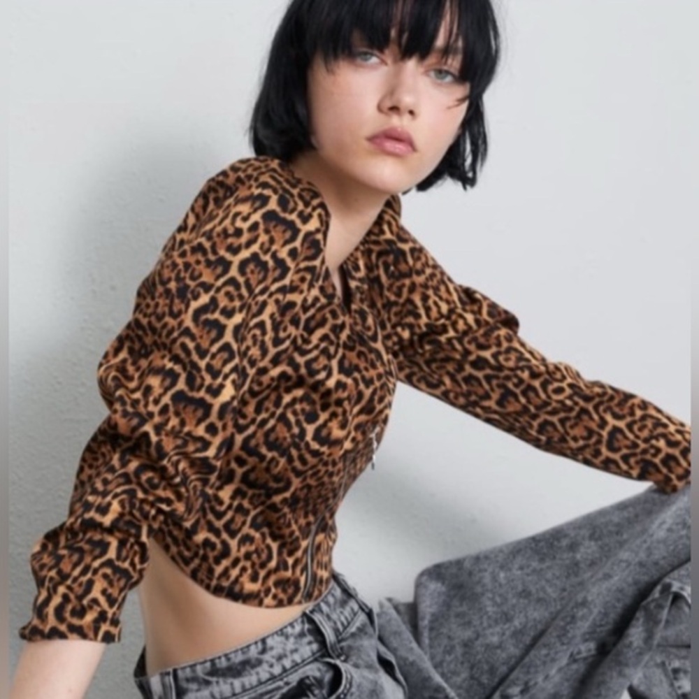 Zara Leopard Print Fitted Crop Blouse NWOT Size M